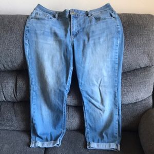 Ladies cropped jeans